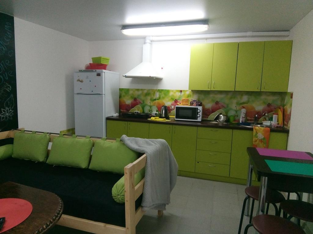 Cherdak Na Pervomaiskoi 15A Hostel Ярославъл Екстериор снимка